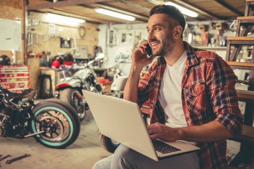 WeBuyAnyBike Valuation Advisor on the phone